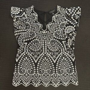 Laundry By Shelli Segal Black Top with White Embroidery